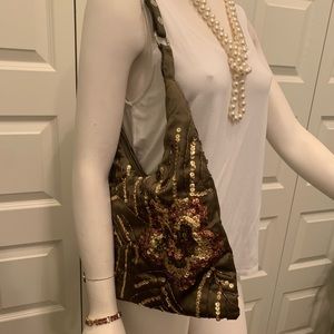 Sequins accent shoulder bag lightweight excellent